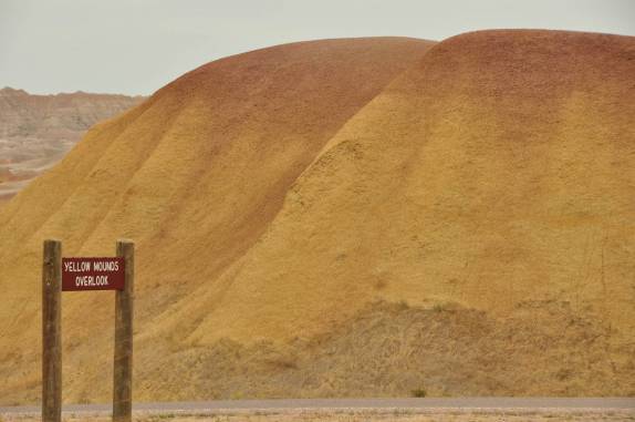 Nem precisa explicar o nome das colinas... (Badlands National Park, em South Dakota, nos Estados Unidos)